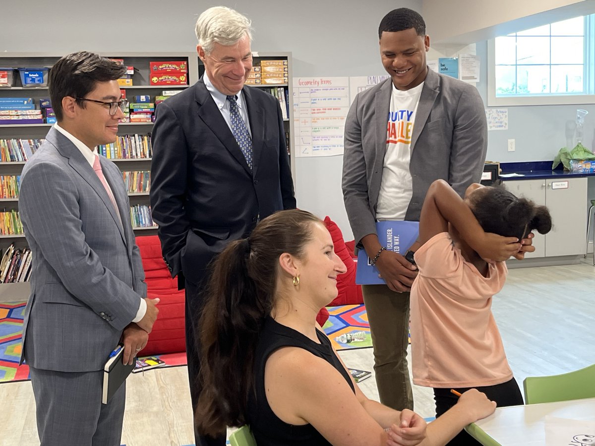 United Way of Rhode Island (@liveunitedri) on Twitter photo 🧵 1/3 Thank you, Mayor <a href="/XayForNewport/">Xay Khamsyvoravong</a> and Sen. <a href="/SenWhitehouse/">Sheldon Whitehouse</a>, for joining us at <a href="/NewportMLK/">Newport MLK Center</a> yesterday.
🫶 Because of your support, we are able to offer our #SummerLearning Initiative in five communities — including Newport! #LiveUnitedRI 🧵 1/3 Thank you, Mayor <a href="/XayForNewport/">Xay Khamsyvoravong</a> and Sen. <a href="/SenWhitehouse/">Sheldon Whitehouse</a>, for joining us at <a href="/NewportMLK/">Newport MLK Center</a> yesterday.
🫶 Because of your support, we are able to offer our #SummerLearning Initiative in five communities — including Newport! #LiveUnitedRI