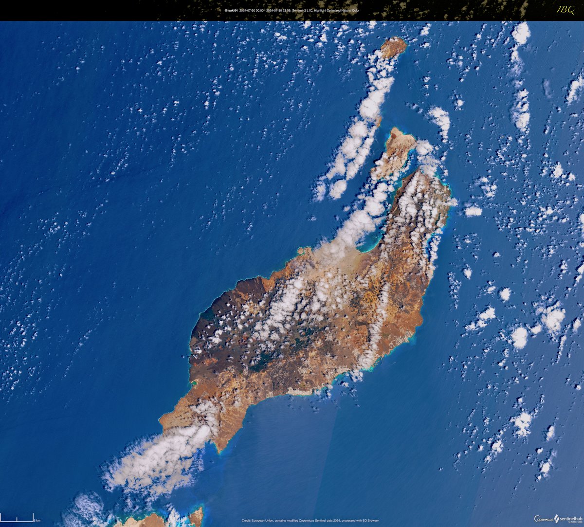 Buenas noches <a href="/tenerife_meteo/">Meteo_Tenerife</a> 

Hoy, #Lanzarote #LaGraciosa y el #ArchipiélagoChinijo

La atmósfera Canaria está mas limpia y eso a vista de satélite, se nota...

También destacar el perfecto alineamiento nuboso, que se ve a sotavento del relieve orográfico. 

🛰️ SENTINEL-2