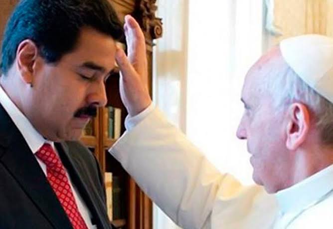 “A los tibios los vomita Dios”