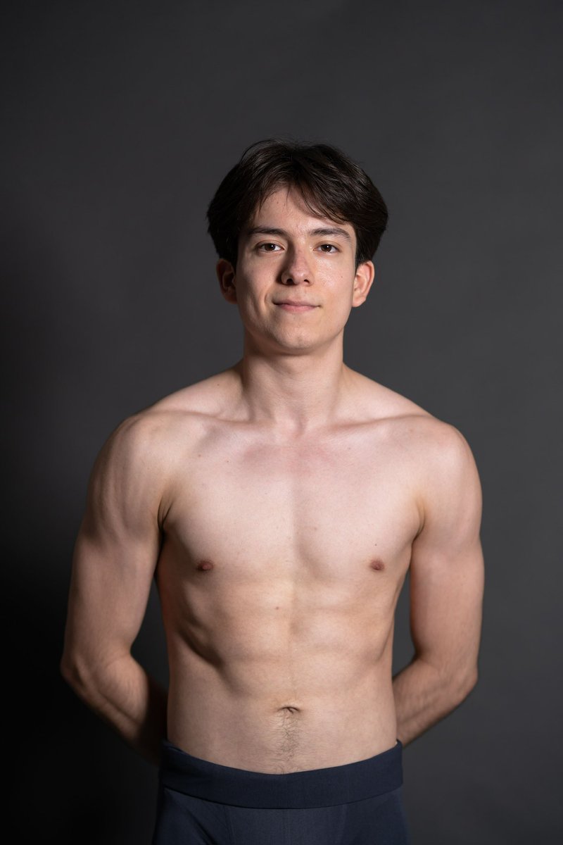 Muy orgullosos de nuestros Solistas Andrea de León y Axel Jaramillo, que esta noche nos estarán representando en la Gala del <a href="/AabSummer/">AAB</a> <a href="/AABSummerDance/">AAB - Ballet</a> en la Ciudad de Nueva York!