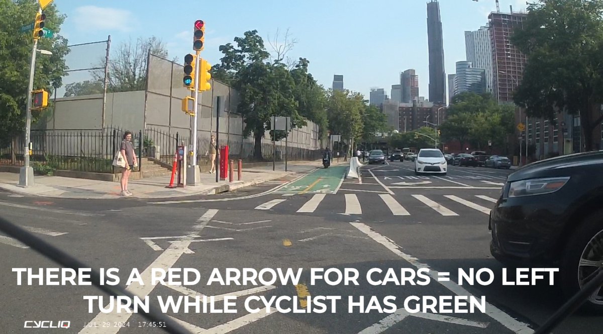 HildaBikes's tweet photo. Driver runs red, cuts off #BikeNYC. @NYC_DOT #Ashland #Crashland it doesn't work if you have to trust drivers to do the right thing. https://t.co/S6YNRZMy32