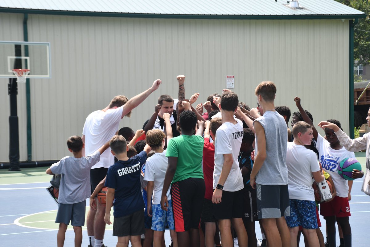 AndrewMartin000's tweet photo. Had a great time hosting my first youth camp! Thank you to all who came out and to everyone who helped me with this awesome event! Part 2 in the spring! https://t.co/dkAtW52fv4