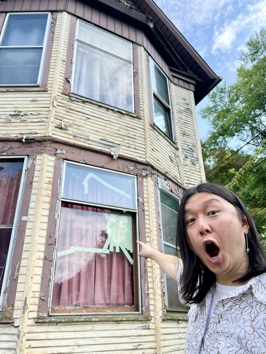 Girbeagly's tweet photo. Slightly delayed due to tech setup, but we’re about to face the Bellaire House once more 👻

TUNE IN! https://t.co/UHjQOQL5ju https://t.co/SzhHC8AaWi
