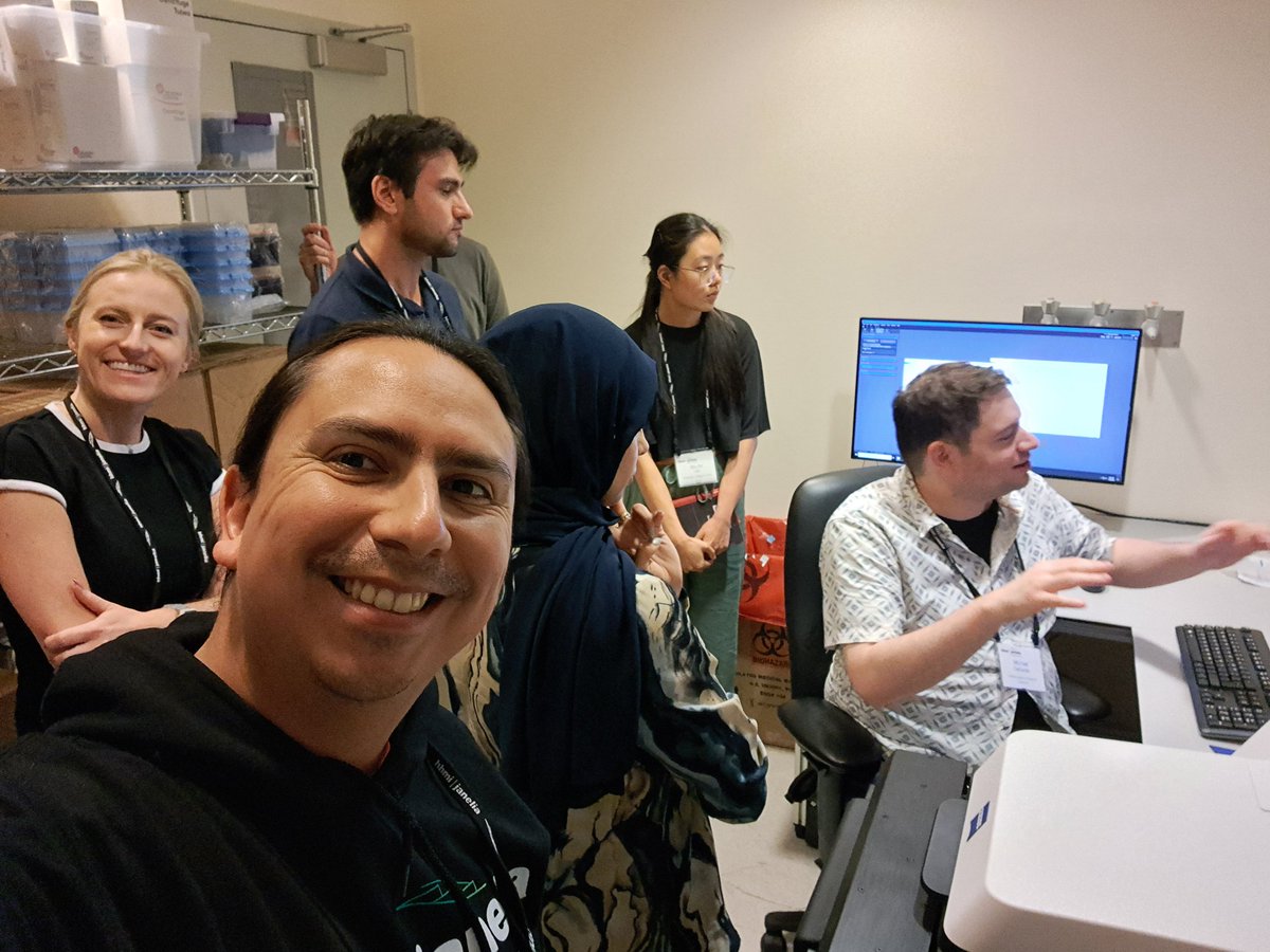 anvargasr's tweet image. Three amazing days in #IALSJanelia!! I really feel so lucky to see all microscopy capacities and lectures with so generous people sharing their experiences and knowledge.

#spreadtheknowledge
#southamericanlightsheet