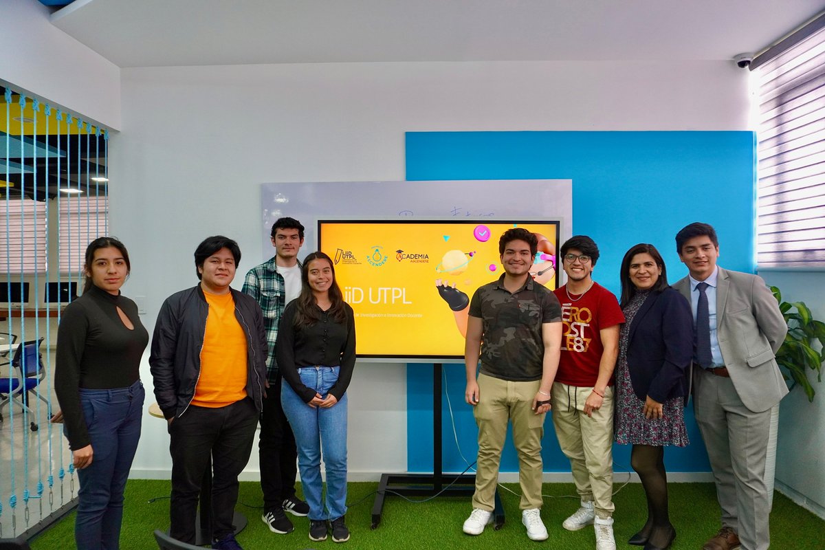 💡💻Culminamos el periodo abril - agosto 2024 con las exposiciones de resultados del equipo LiiD de la carrera de Computación.

🔗Conoce más en la nota: acortar.link/K7b3qg
¡Observa las mejores impresiones! 📷🌟