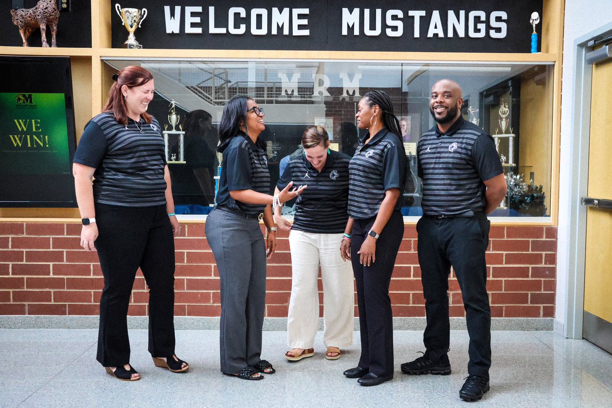 DrBrandonRoss's tweet photo. Kicking the school year off with a heavy dose of JOY‼️

My admin team at @mullerroad is ready to Raise The Bar 🐎🩵

#RaiseTheBar
#MiddleSchool
#MiddleSchoolEducator
#MiddleSchoolRocks
#SCAMLE
#AMLE https://t.co/yUbSCOwKDc