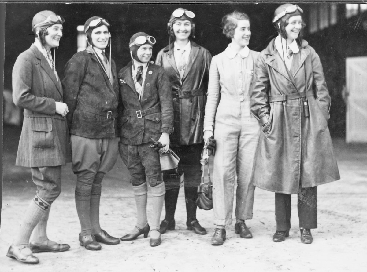 💫 Call for papers now open 💫

‘The Privilege of Trailblazing’ project seeks to critically analyse the concept of the woman ‘trailblazer’.

More info, including re submitting a proposal, here👇

history.cass.anu.edu.au/centres/ncb/ne…

📷 Mascot, NSW in June 1930. Qantas Heritage Collection