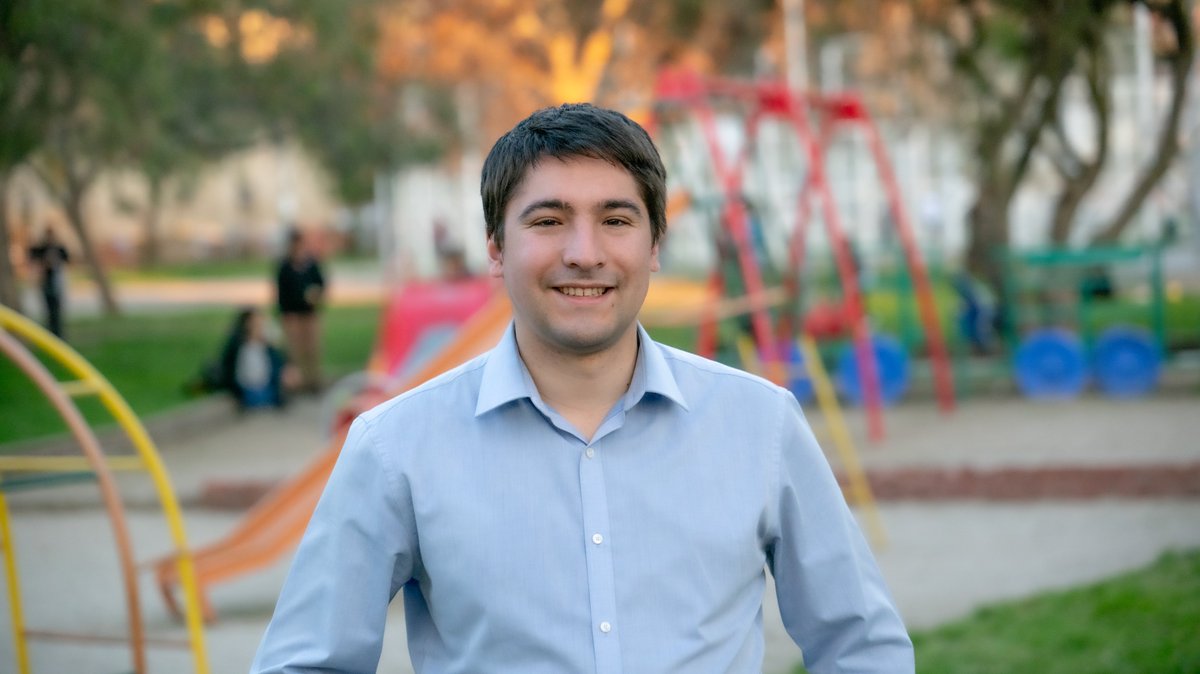 simongonzalezb's tweet photo. 🏡🌳Amigas y amigos, ayer me inscribí como candidato a Concejal por #Macul, comuna en donde nací, crecí y vivo.

Agradezco al @PSChile la oportunidad de poder postular para representar  en el Concejo Municipal los anhelos de las vecinas y vecinos de Macul. https://t.co/vR3l7oersM