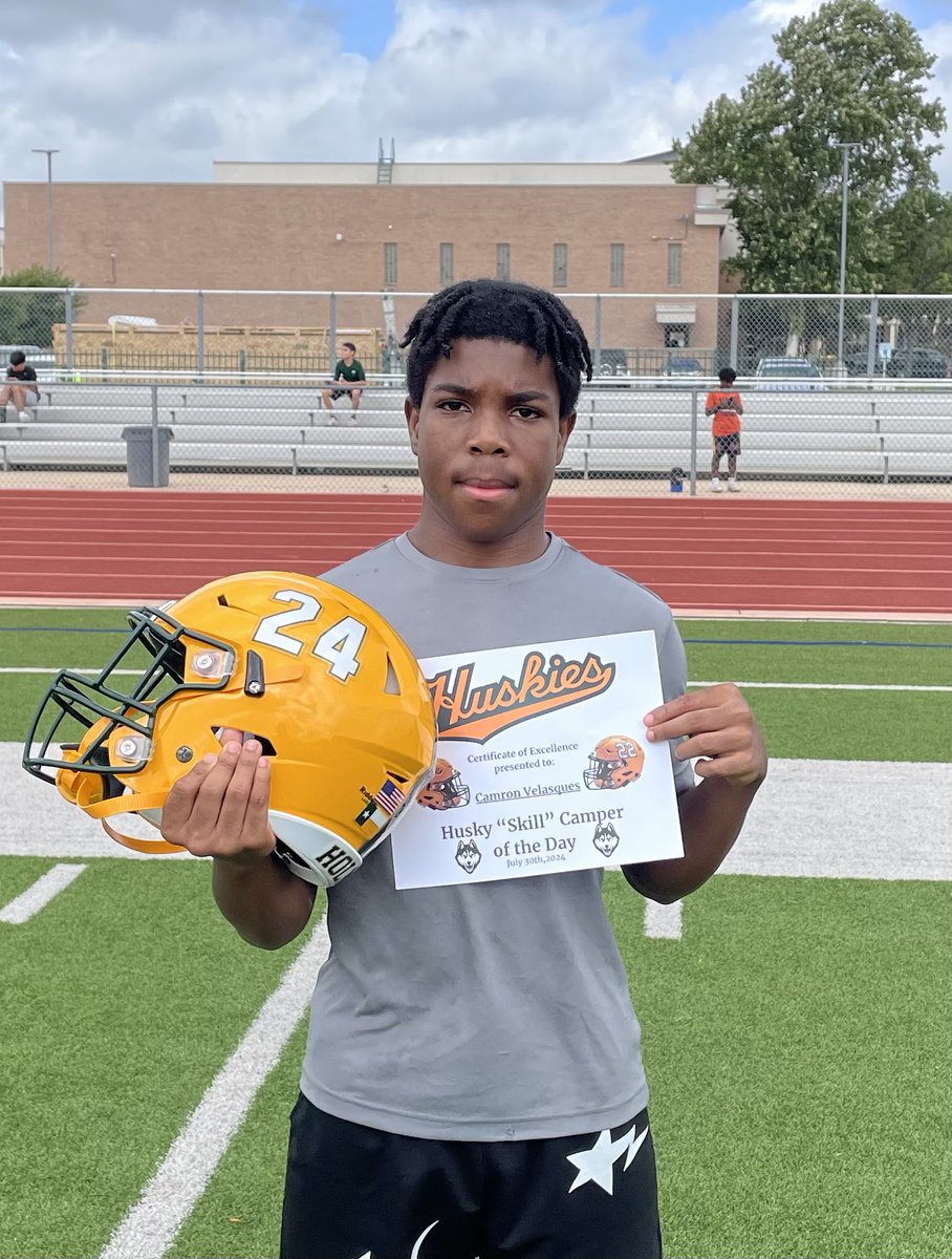 Holmes Huskies Football 🏈 tweet media