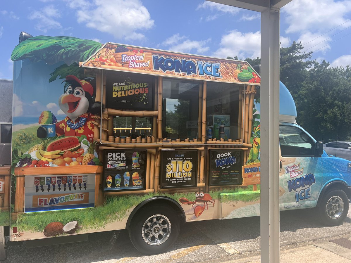 cshep8494's tweet photo. Our students and staff enjoyed celebrating all their hard work with KONA ICE! We have had students show growth on mclass as well as meet their RTA pathway! Summer Learning has been a success! @CumberlandCoSch @cleslions #Summerlearning24 https://t.co/ju1w6FjvWB
