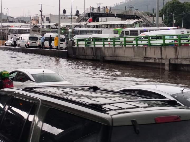@ZACATENCOCDMX📡alerta (@zacatencocdmx) on Twitter photo #INUNDADO
INDIOS VERDES
ASI EN ESTOS MOMENTOS PARADERO DE <a href="/MetroCDMX/">MetroCDMX</a> indios verdes
SIGUE LA LLUVIA ⛈️⛈️⛈️
No hay manera de cruzar solicitan
Apoyo <a href="/UCS_GCDMX/">Unidad de Contacto del Secretario SSC CDMX</a>
<a href="/C5_CDMX/">C5 CDMX</a> <a href="/Bomberos_CDMX/">Bomberos Ciudad de México Oficial</a> <a href="/ahoramasoficial/">Ahora Más</a> <a href="/danielderosastv/">Daniel de Rosas</a> <a href="/alertasurbanas/">Alertas Urbanas AU ⚠️</a> #INUNDADO
INDIOS VERDES
ASI EN ESTOS MOMENTOS PARADERO DE <a href="/MetroCDMX/">MetroCDMX</a> indios verdes
SIGUE LA LLUVIA ⛈️⛈️⛈️
No hay manera de cruzar solicitan
Apoyo <a href="/UCS_GCDMX/">Unidad de Contacto del Secretario SSC CDMX</a>
<a href="/C5_CDMX/">C5 CDMX</a> <a href="/Bomberos_CDMX/">Bomberos Ciudad de México Oficial</a> <a href="/ahoramasoficial/">Ahora Más</a> <a href="/danielderosastv/">Daniel de Rosas</a> <a href="/alertasurbanas/">Alertas Urbanas AU ⚠️</a>