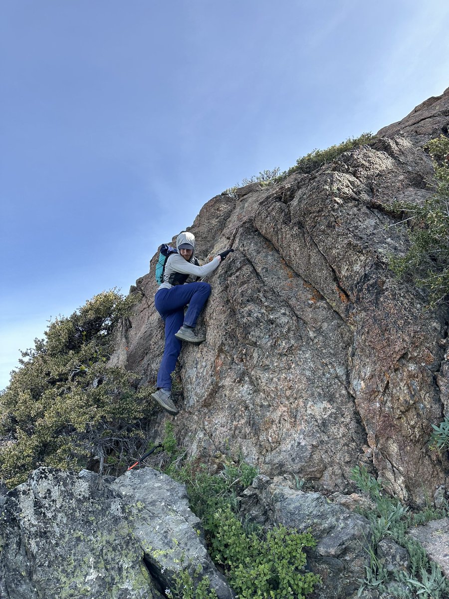 SeanCasserly's tweet photo. Boulder Peak, Klamath Mountains 
#summitswagger #peakbagger https://t.co/IiBMBpHuLV