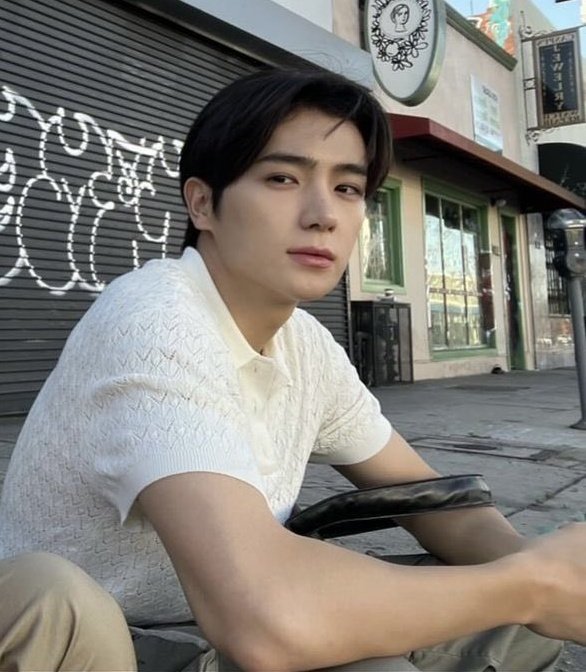 난아직도 대한민국의 잘생김대명사가 이재현 이 아닌지 이해할수가없다
강동웑빈 그리고이재현인데