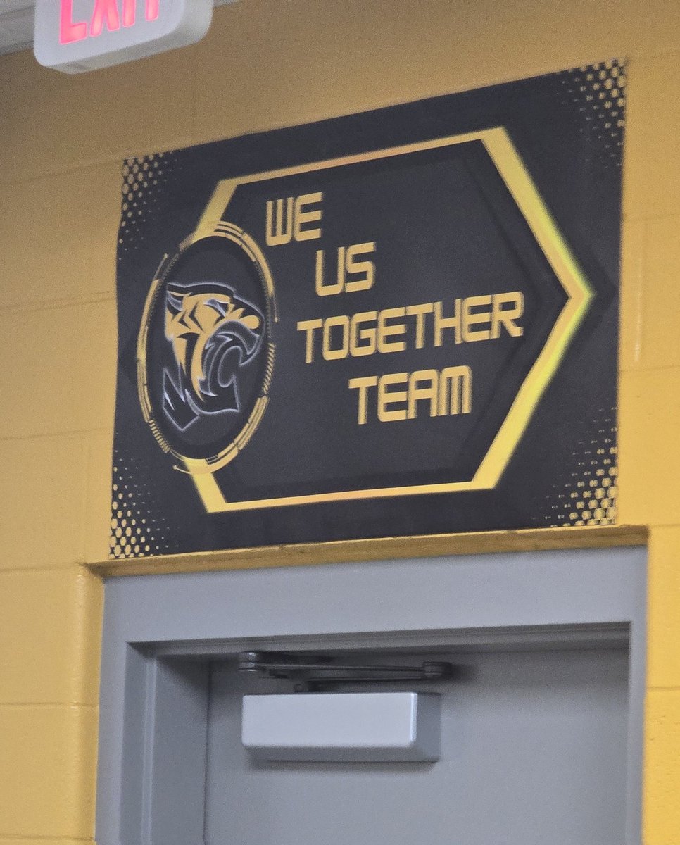 Dshake58's tweet photo. Part 2 of the banner reveal...
Touch that wall...#WeUSTogetherTeam 
The scripture is why I pour life into my kids... Proverbs 22:6 https://t.co/dssB1clzD5