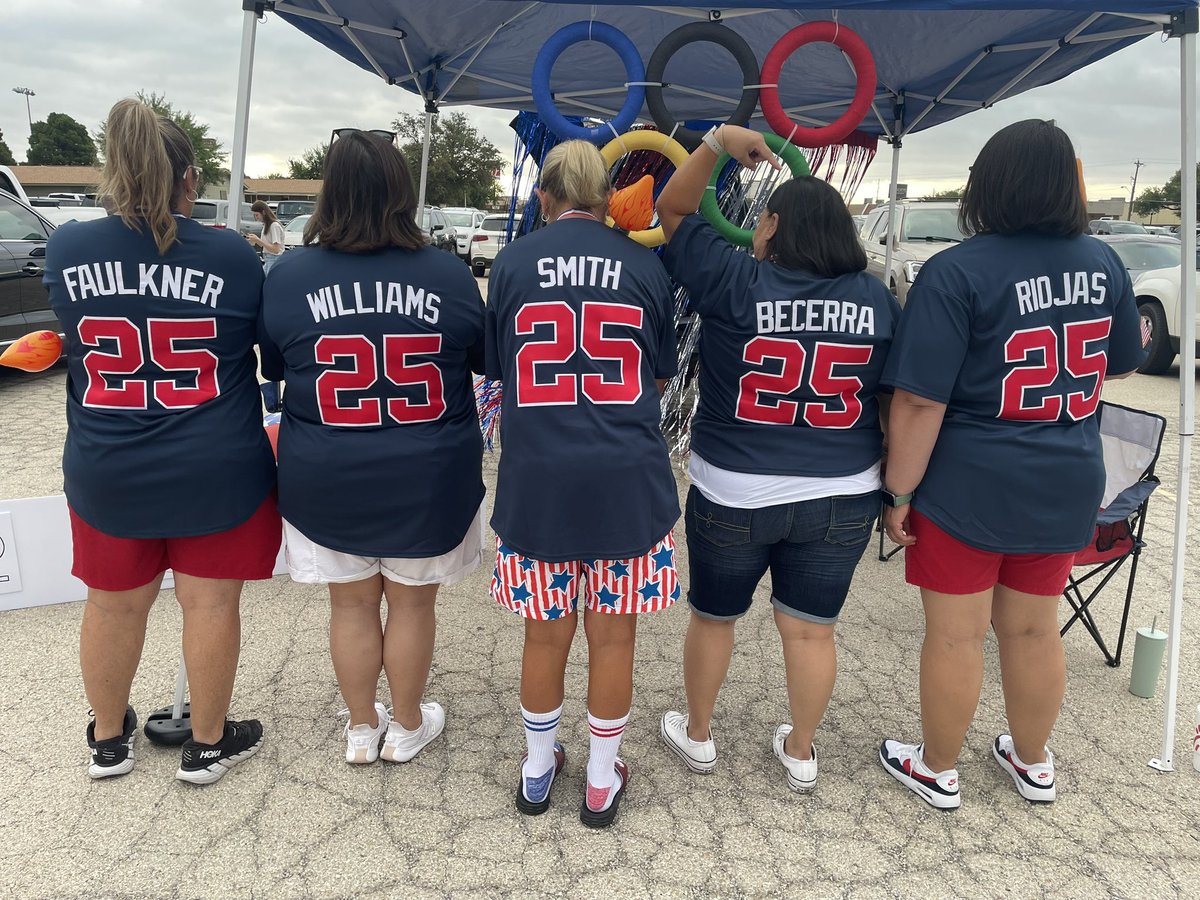 Carver &amp; PAYS want to challenge all
new teachers to SAISD to go for the gold! Welcome! <a href="/SanAngeloISD/">San Angelo ISD</a> #ourpeoplemakethedifference