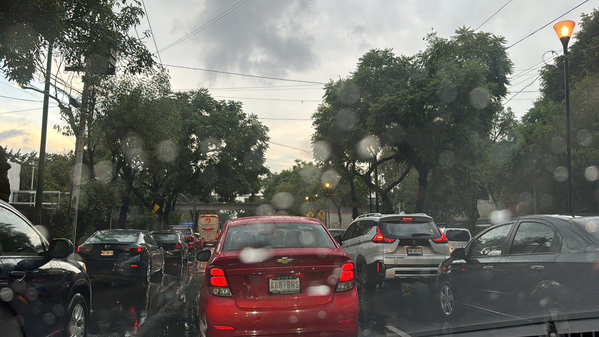 Gus007Bond's tweet photo. #ladofdefrankenvivo No voy a poder llegar porque la ciudad está colapsada en el norte… ahora no estoy en Pachuca @FrankEsMiNombre https://t.co/dvpurqAbdq