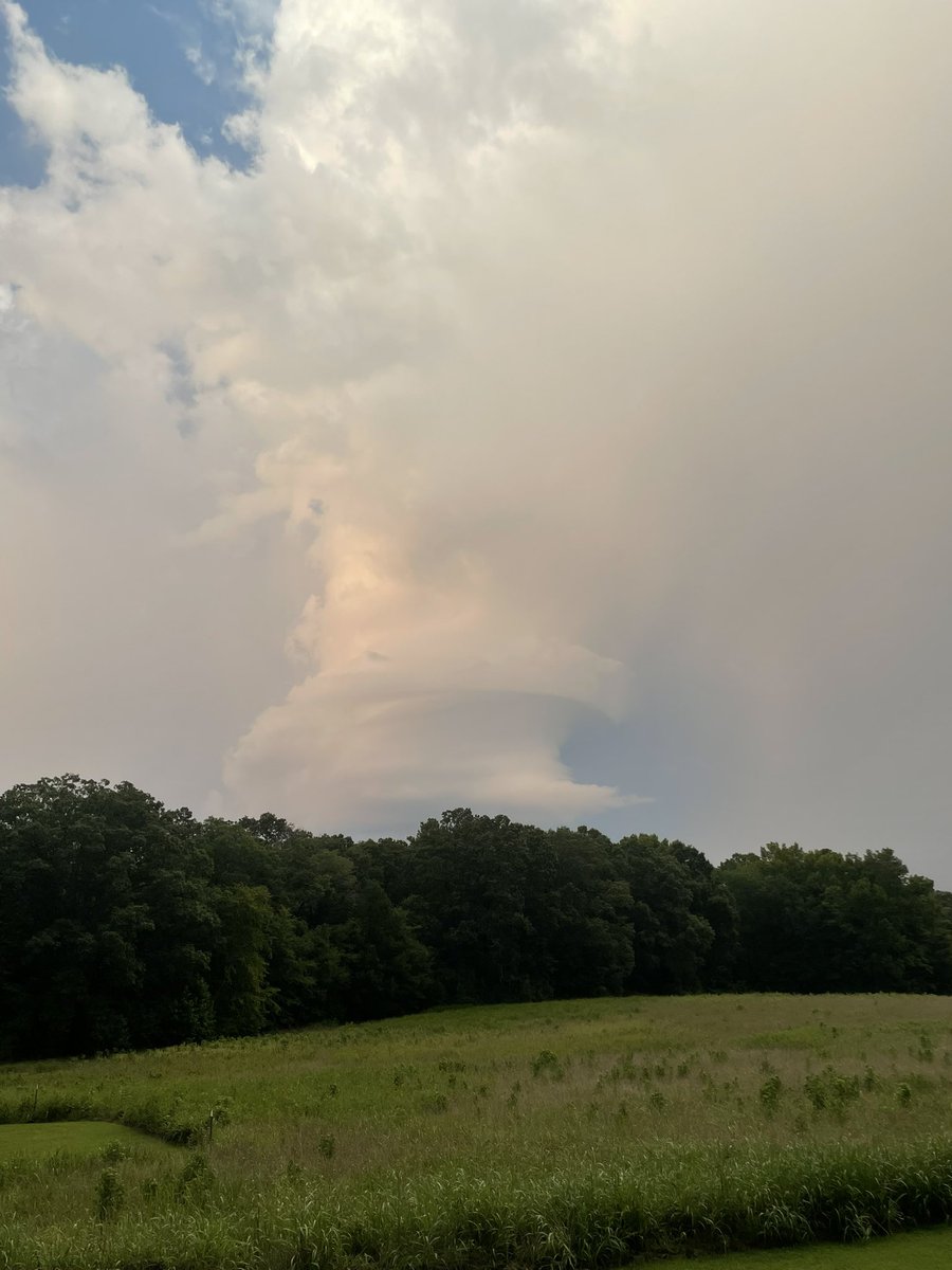 Zach_Hibbard's tweet photo. @mazewx66 Saw this cloud east of Rougemont in Durham County this evening, what causes it to form like this? https://t.co/oAvkiyrVRF