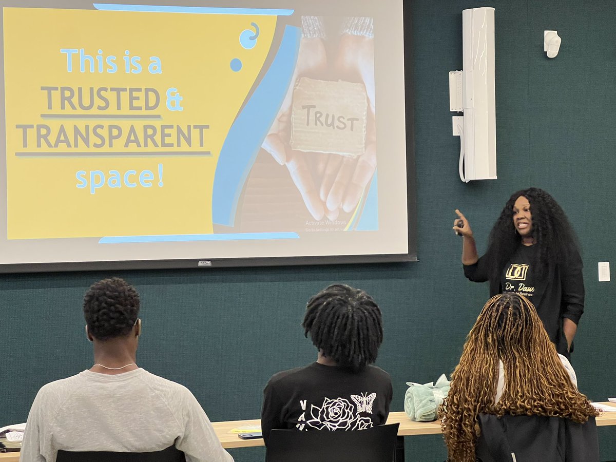OWMediaCompany's tweet photo. 🎤🙏🏾 The "Leadership Launchpad" workshop was a success! 📚💼 Proud to participate with @Microsoft and Blacks at Microsoft (BAM) Houston on this impactful program.

#TheDrDawn #CertifiedLifeCoach #Microsoft #BlacksAtMicrosoft #Speaker #Purpose https://t.co/1sub0xoIM6