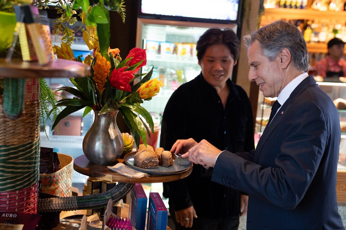 SecBlinken's tweet photo. At the end of my visit to Manila, I got the chance to stop by @AuroChocolate Cafe and talk with owner Mark Ocampo. We talked about their work to uplift local farmers, and I of course got to try some of their delicious chocolate. https://t.co/BvlIuSDrJd