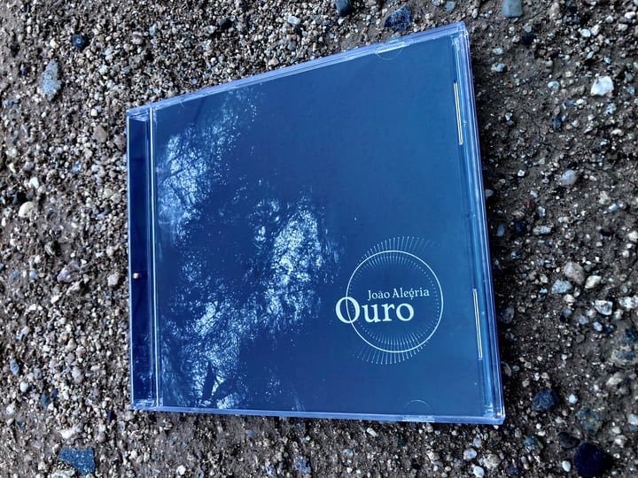harmonicooze's tweet photo. Ouro 
Composed, Performed &amp; Engineered By João Alegria 
Lisbon, Portugal | 2023 | 
Album Photography By João Alegria 
Design/Layout By Cecyl Ruehlen 
Produced For CD+Digital By 
HARMONIC OOZE RECORDS 
Tucson, Arizona USA | 2024 | Hz no. 022 https://t.co/mumPkgjo82