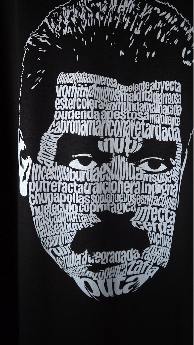 JeffarVlogs's tweet photo. Un cliente de Venezuela me pidió una camiseta que represente su indignación.
Unimos la cara de Nicolás Maduro con los 1001 insultos de Dross.
Quedó así xD https://t.co/mi2dLmxCAf