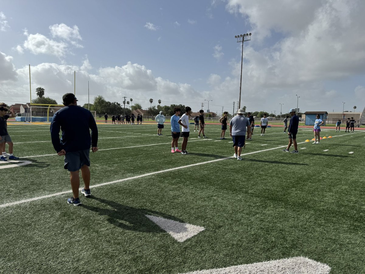 Coach Moses Patterson tweet media