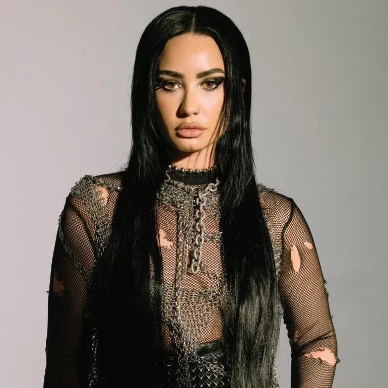 BuzzingPop's tweet image. Allisyn Ashley Snyder shared the intense schedule her 'Sonny with a Chance' co-star, Demi Lovato, had to follow after signing with Hollywood Records: 

“Disney was like, ‘Hey, we’ll produce your record if you sign on for three seasons of a show as well as several Disney Channel…