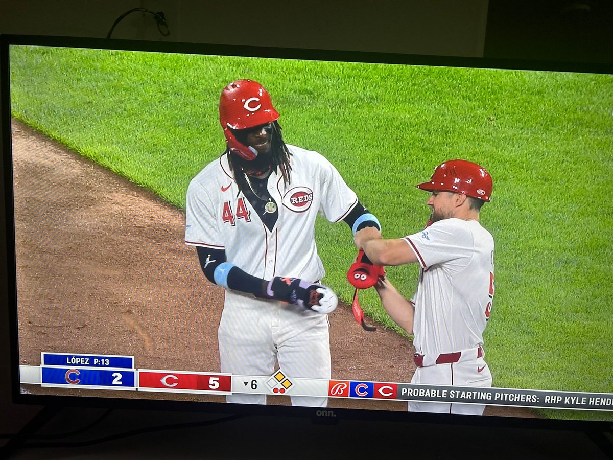 Elly De La Cruz is channeling his inner <a href="/WKUBigRed/">Big Red</a> to help him get around the base paths tonight.