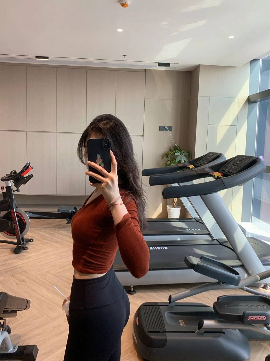 I like to have an Americano iced coffee with my workout This will make your workout more dynamic. Start working out 💪📷 💪