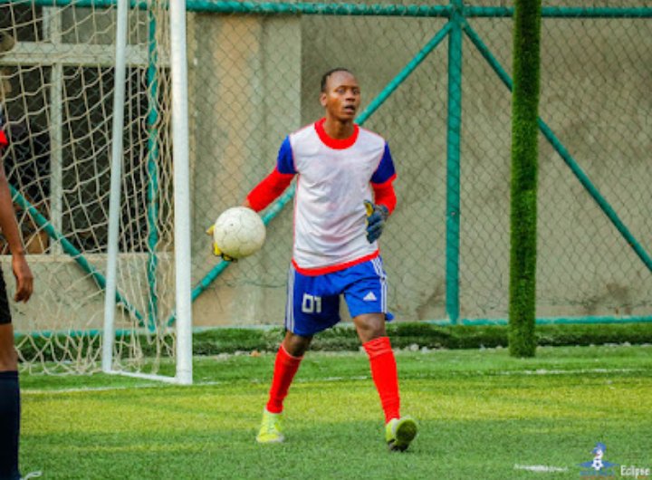 EladoFc's tweet image. Mr safe hands @CampbellAble many saves were made @KitungaLeague GW14
#Season7
#ElitePublishersLtd
#TulumbeKaaziFinal