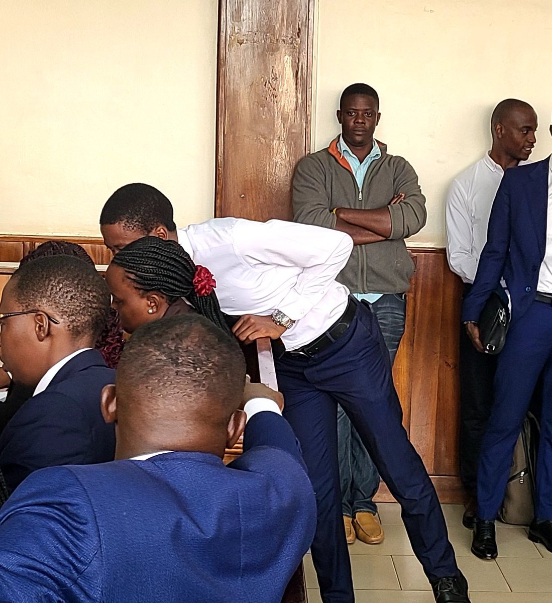 AdamNuwamanya's tweet photo. This man here fears court...🤣
Now where are his signature postures 😄 

@Esau_Matsiko

#FreeNova President @UOXUganda https://t.co/Xu1rpLTnY1