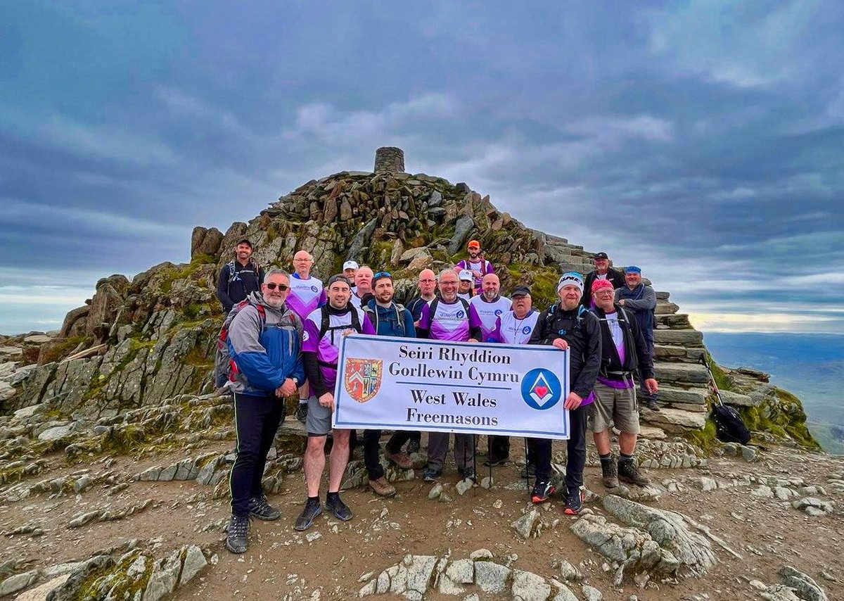 West Wales Masons have made it to the first summit Yr Wyddfa (Snowdon) at 7:50am - only 2 more after the decent #welsh3peaks #westwalesmason #stdavidslodge366 #yrwyddfa #snowden #3peaks