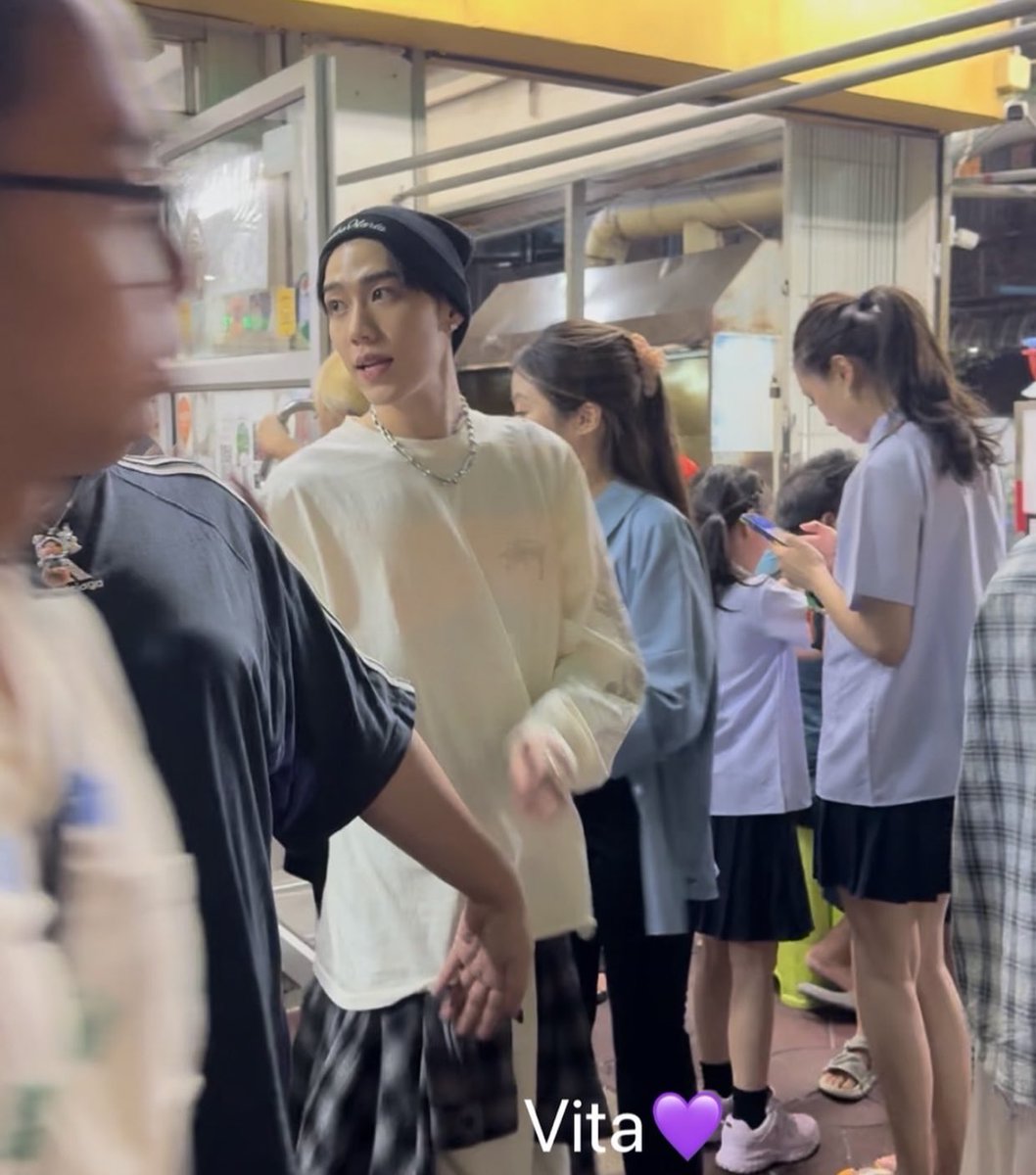 AAnhDuonggg's tweet photo. มีคนมาเจอพีพีโดยบังเอิญ 🤩 น่ารักจังเลย
#ppkritt https://t.co/3v1nPUjUuz