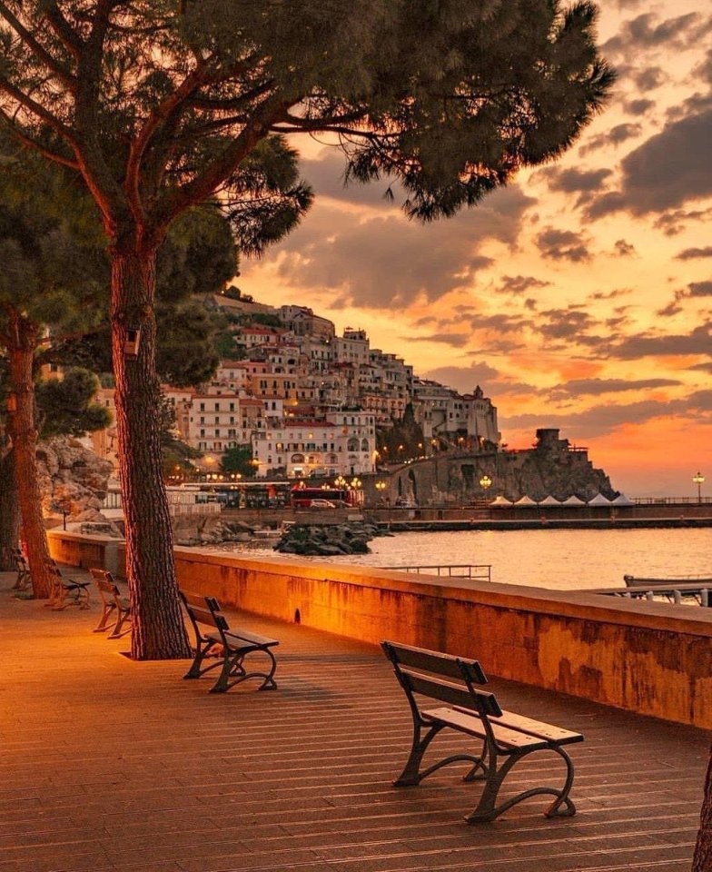 aestheticspost_'s tweet photo. Amalfi, Italy https://t.co/ktZwZT8Jq6