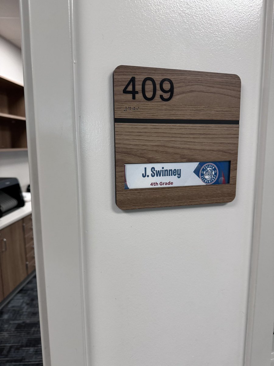 SwinneySquad's tweet photo. Year 15 begins a new chapter in my career. I’m delighted to be a Fox!🦊 @FaldynFoxes https://t.co/AiVkcDtNVi
