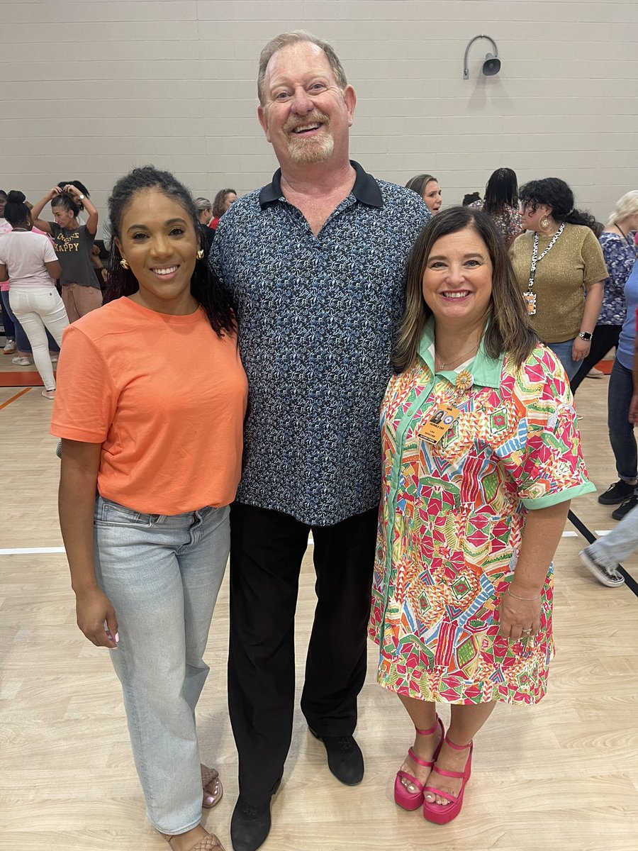 Huge shoutout to Red for coming out to show <a href="/HumbleISD_ACE/">Autumn Creek Elementary</a> and <a href="/HumbleISD_FCE/">Fall Creek Elem</a> how to boogie down! 🕺