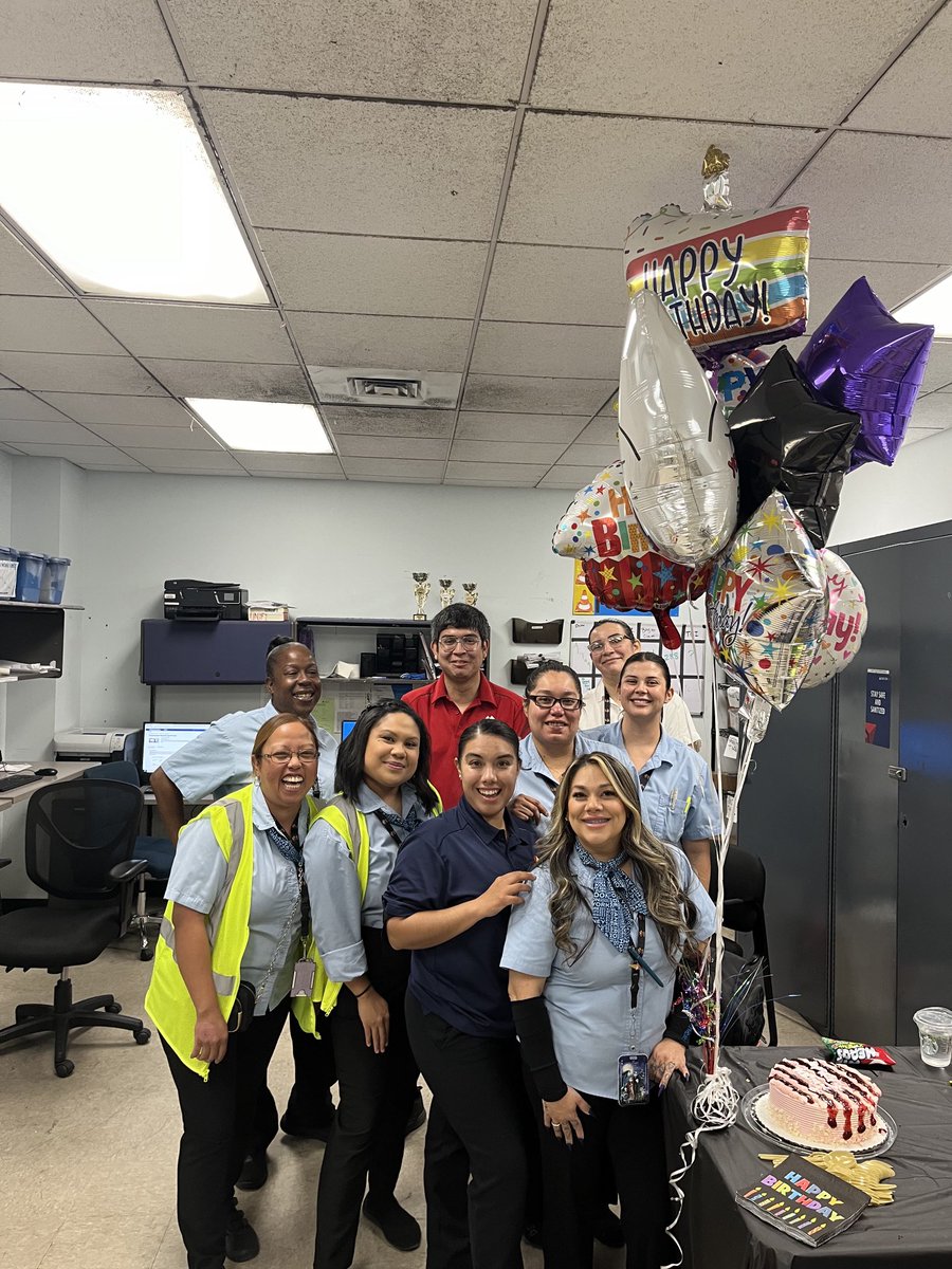 SagharTanner's tweet photo. Celebrating Teams 🎂🎉🥳✈️🎈🎊 https://t.co/QoDAgh7x4N