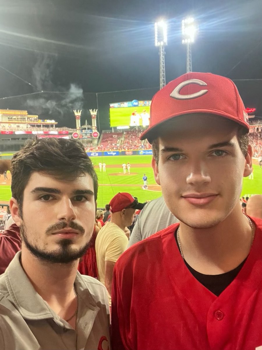 <a href="/RileyRL_/">Riley</a> post the real photo