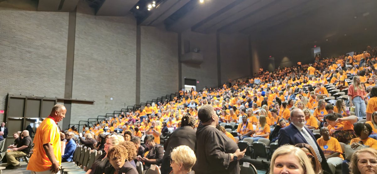 CommJeffWall's tweet photo. Today, I felt something I never felt before, and - in the words of key - note speaker, Thomas Dismukes - it came from the "giant wave of Orange Crush," better known as our JMCSS educators. 
Educators and staff, I am proud of you. I believe in YOU! Praying for you! #hangon https://t.co/UNcQf428rN
