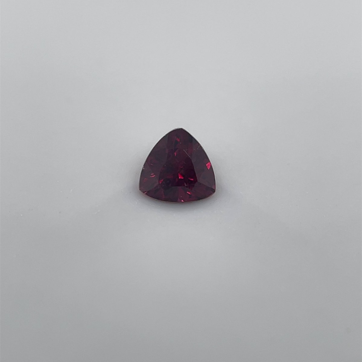 DelmiglioreJ's tweet photo. 【6069-6】
パイロープガーネットルース 0.190ct
3.56×3.46×2.24mm 日独ソ付
#パイロープガーネット #pyropegarnet
#ガーネット #garnet
#カピルのお店デルミリオーレ https://t.co/OwNqsUynBG