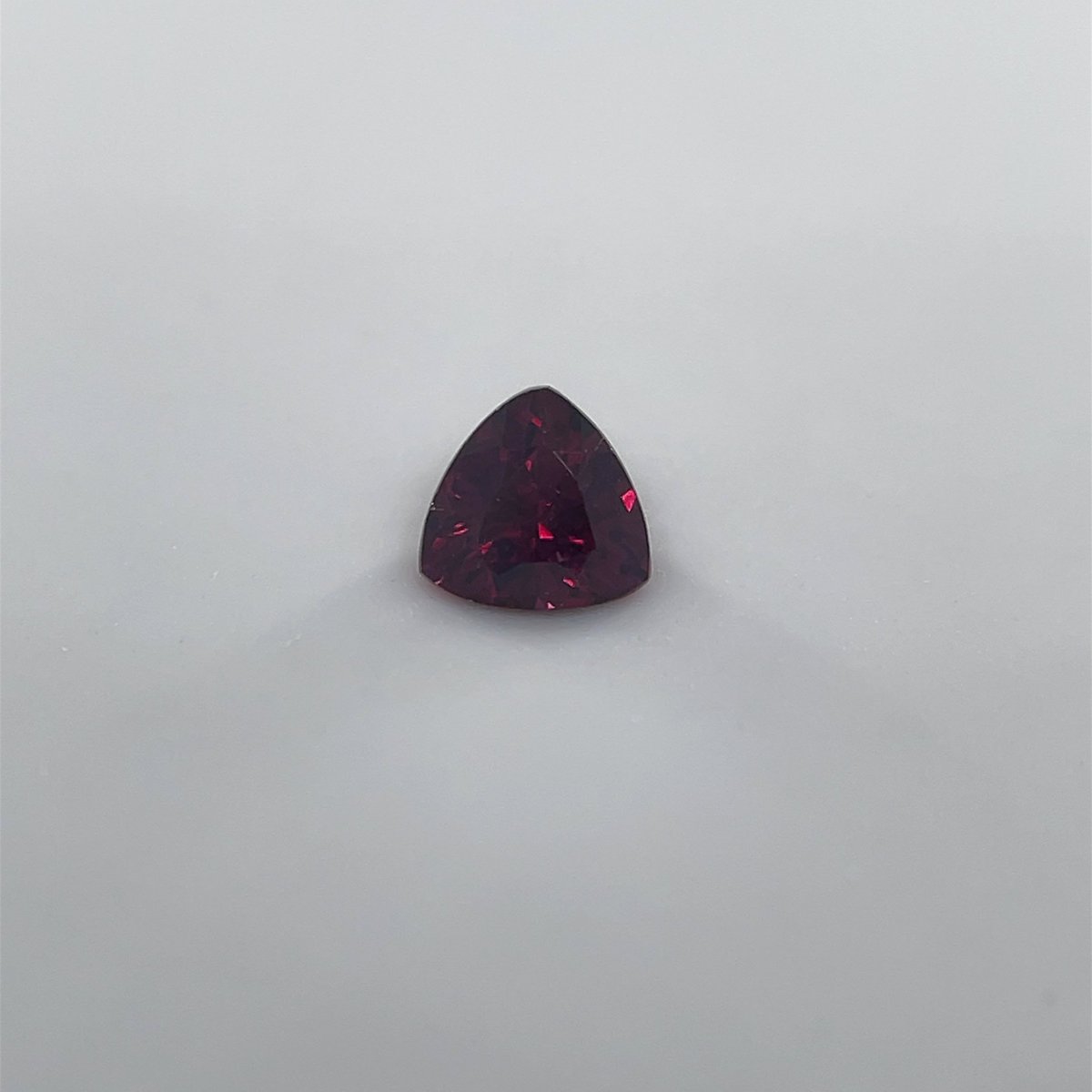 DelmiglioreJ's tweet photo. 【6069-6】
パイロープガーネットルース 0.190ct
3.56×3.46×2.24mm 日独ソ付
#パイロープガーネット #pyropegarnet
#ガーネット #garnet
#カピルのお店デルミリオーレ https://t.co/OwNqsUynBG