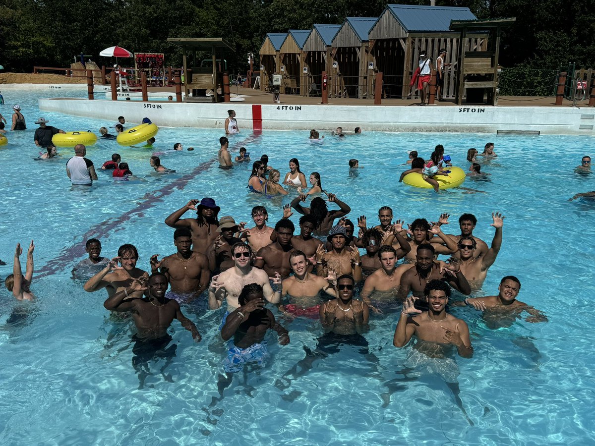 Jamar Johnson (@coachjohnson126) on Twitter photo Teamwork is Dreamwork‼️🤝🏾
Big time thank you to <a href="/Walmart/">Walmart</a> <a href="/SamsClub/">Sam’s Club</a> <a href="/ChickfilA/">Chick-fil-A, Inc.</a> <a href="/Hardees/">Hardee’s</a> for sponsoring our WR’s <a href="/UCA_Football/">𝗨𝗖𝗔 𝗕𝗘𝗔𝗥𝗦 𝗙𝗢𝗢𝗧𝗕𝗔𝗟𝗟</a> <a href="/MagicSpringsFUN/">Magic Springs</a> trip but more importantly giving us the opportunity to also give back & donate to this great state’s children! #BearClawsUp #YacBoyz🙌🏾 Teamwork is Dreamwork‼️🤝🏾
Big time thank you to <a href="/Walmart/">Walmart</a> <a href="/SamsClub/">Sam’s Club</a> <a href="/ChickfilA/">Chick-fil-A, Inc.</a> <a href="/Hardees/">Hardee’s</a> for sponsoring our WR’s <a href="/UCA_Football/">𝗨𝗖𝗔 𝗕𝗘𝗔𝗥𝗦 𝗙𝗢𝗢𝗧𝗕𝗔𝗟𝗟</a> <a href="/MagicSpringsFUN/">Magic Springs</a> trip but more importantly giving us the opportunity to also give back & donate to this great state’s children! #BearClawsUp #YacBoyz🙌🏾