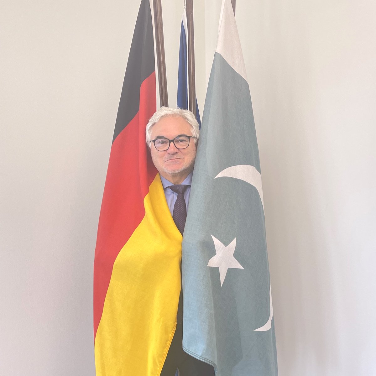 دوستی کے عالمی دن کے موقع پر پاکستان اور جرمنی کی بڑھتی ہوئی اور مضبوط دوستی کی خوشیاں منا رہے ہیں۔ دونوں ممالک مل کر سب کے لیے ایک پرامن اور خوشحال مستقبل کی تعمیر پر کار بند ہیں۔ 🇵🇰🇩🇪🤝