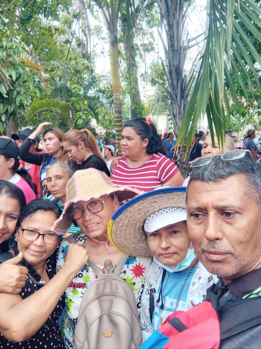 FundacomunalJim's tweet photo. Y los que no podemos estar en Miraflores lo haremos en nuestro territorio así que no se equivoquen fascistas que las calles son del pueblo y Rondón aún no ha peleado carajo
#30Julio 
@NicolasMaduro @ComunasVE_ @AdolfoP_Oficial @AngelPComuna @carmensilvaPsuv https://t.co/B4qI55EztX