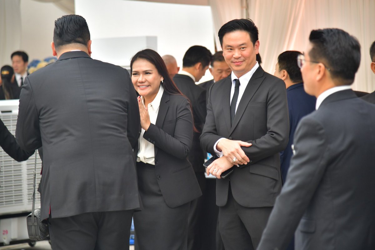 jakkaphon_18's tweet photo. ขอแสดงความเสียใจและร่วมไว้อาลัยต่อการจากไปของ 
คุณแม่ชดช้อย ทวีสิน ณ ศาลากวีนิรมิต วัดเทพศิรินทราวาส 
เป็นกำลังใจอย่างสูงสุดให้ท่านนายกฯ เศรษฐา และครอบครัวครับ @Thavisin https://t.co/1EEb1gE28Z