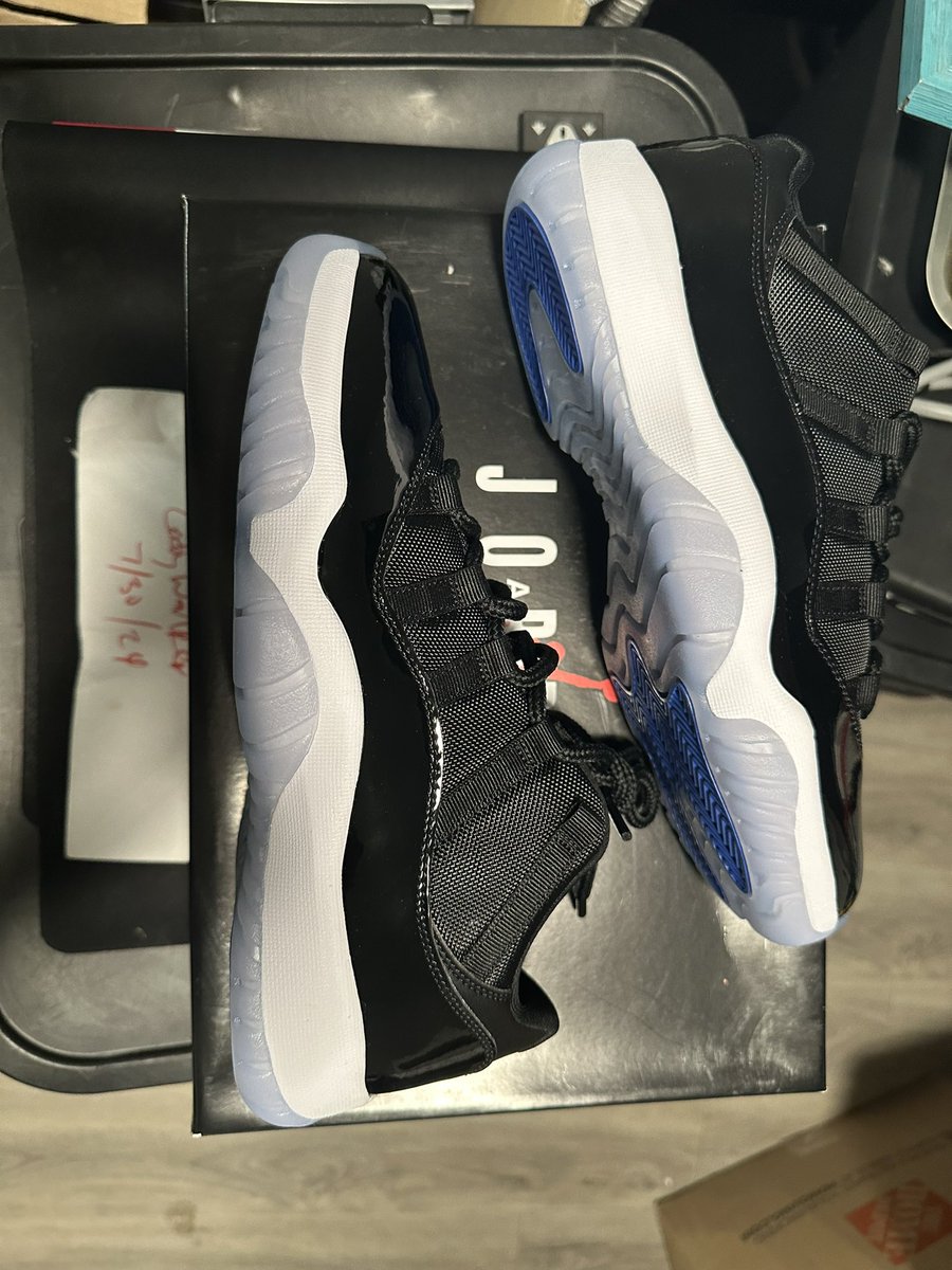 <a href="/RetailTuesday/">RetailTuesday</a> 

Space Jam Lows 9.5 DS 175$

Jordan 1 Lows OG 9.5 worn 1x 90$ 

Both for 250$