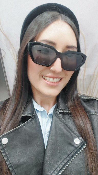 Para que no se me olvide lo linda que qued&eacute; en la pelu el otro d&iacute;a. La realidad ya es otra historia 😅<a href="/tag/gold"class="tags"><span>#gold</span></a><a href="/tag/suga"class="tags"><span>#suga</span></a><a href="/tag/onlyfan"class="tags"><span>#onlyfan</span></a>