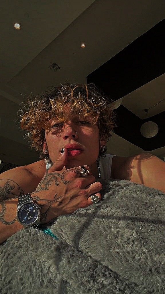 madlxve_'s tweet image. ᅠㅤ
ᅠㅤ              ❛ 𝗬𝗮 𝘃𝗮 𝘀𝗶𝗲𝗻𝗱𝗼 𝗵𝗼𝗿𝗮 𝗱𝗲 𝘃𝗼𝗹𝘃𝗲𝗿. ❜

ᅠㅤㅤ                  
ᅠㅤㅤ      #DCRP ⌁ #SexRol ⌁ #MultiverseRP