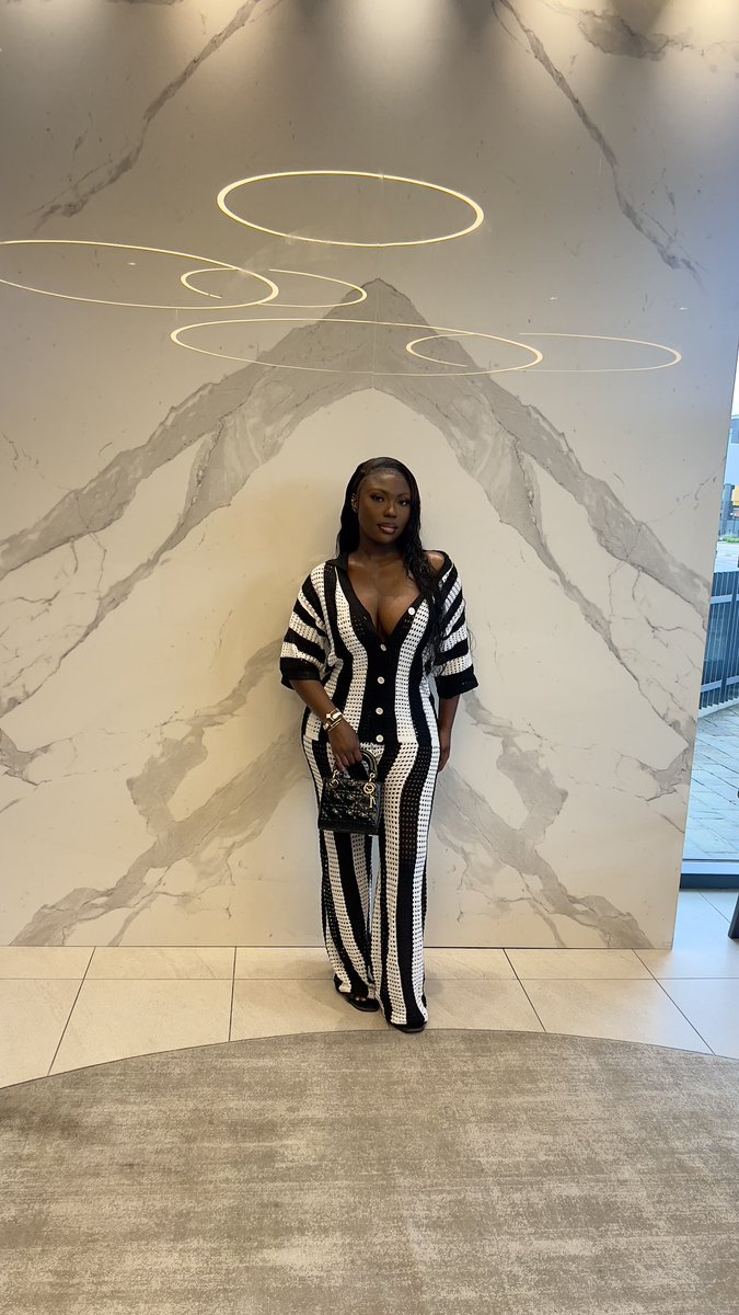 NEW ARRIVALS 🔥

Let’s help you elevate your closet besties. ✨

ethereallbrand.com