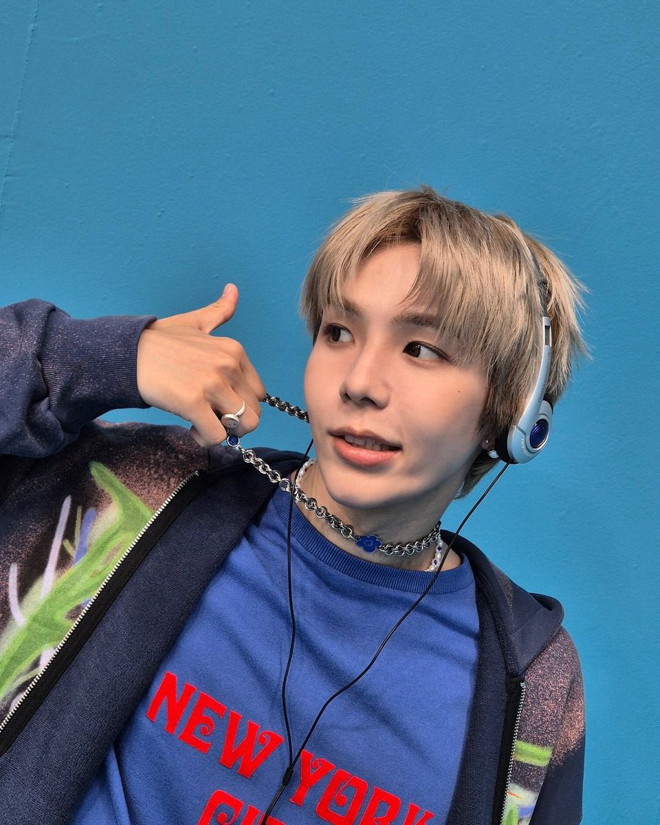 STRGALLERY's tweet photo. [240731] #riize_official instagram update

“🧡💜💚💙❤️🩵” https://t.co/2YsdJVgFAj